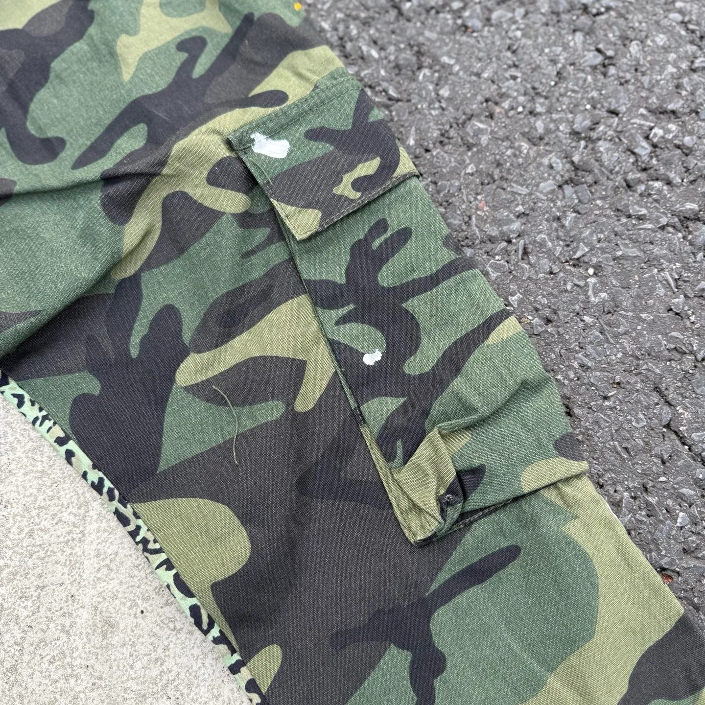 #8208 P260💰 GALLERY DEPT leopard print camouflage splash ink splicing overalls high street retro American casual trousers. Original purchased and patterned to truly restore the ultimate texture of Vintage. The whole splicing is in heavy water washing process. Craftsmen hand splash ink. You can see the details. Three-dimensional cutting version. Loose and comfortable. Not picky on the figure. Makes taller and slimmer. Seiko factory. Original quality control. Same style for men and women. Can be matched with couples. Versatile recommendation. Essential jeans for all seasons Color: Camouflage